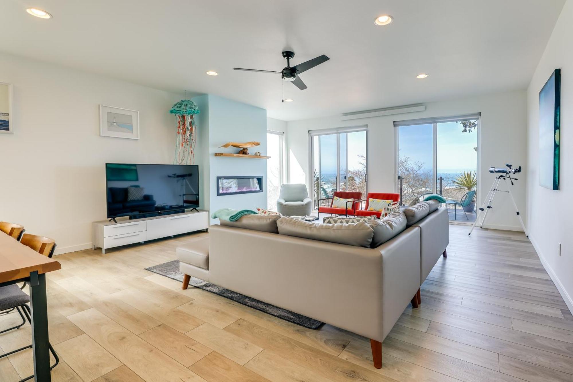 Scenic Depoe Bay Townhome With Deck Less Than 1 Mi To Parks! Eksteriør billede