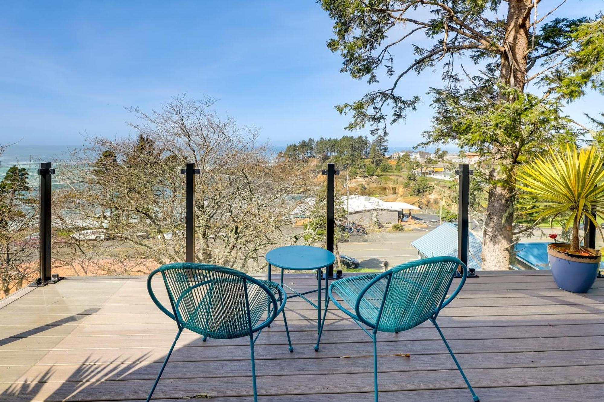 Scenic Depoe Bay Townhome With Deck Less Than 1 Mi To Parks! Eksteriør billede
